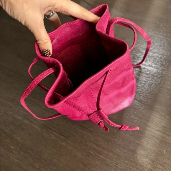 Leather Handmade Hot Pink Crossbody Drawstring Bucket Bag Purse - Picture 6 of 9